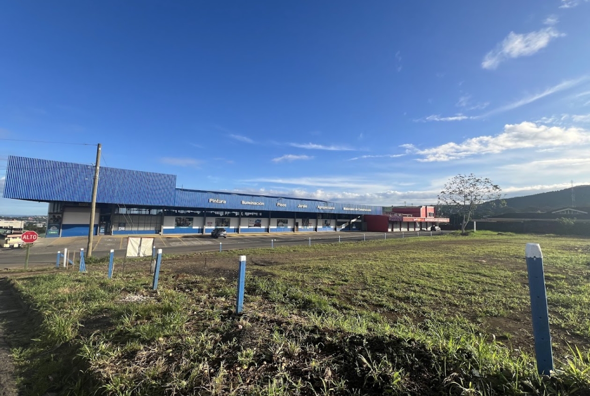Lote Comercial en San Carlos